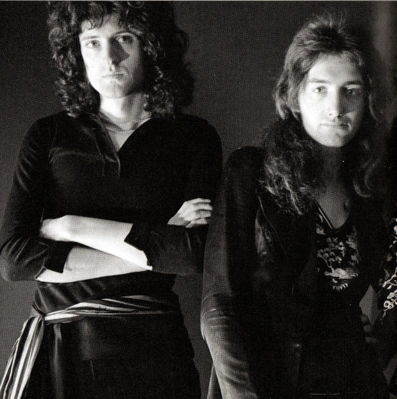 Queen  Absolute Greatest : Booklet 4